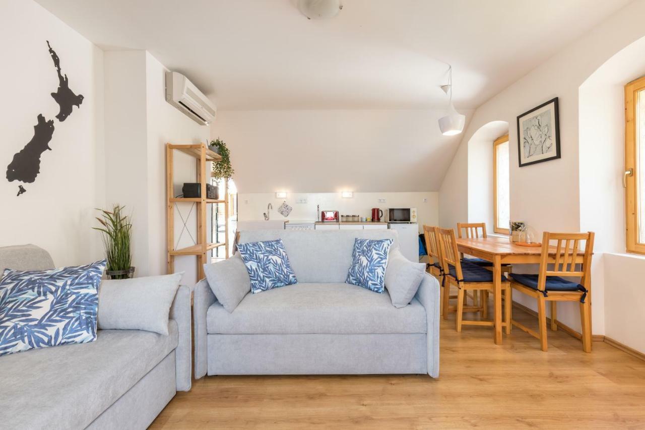 Waterview Apartments Mimice Bagian luar foto